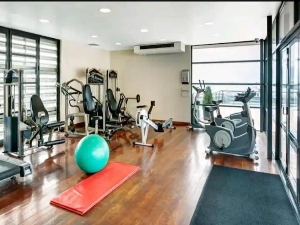 Lovely Bright Apartment With Balcony Pool And Gym Окленд Экстерьер фото